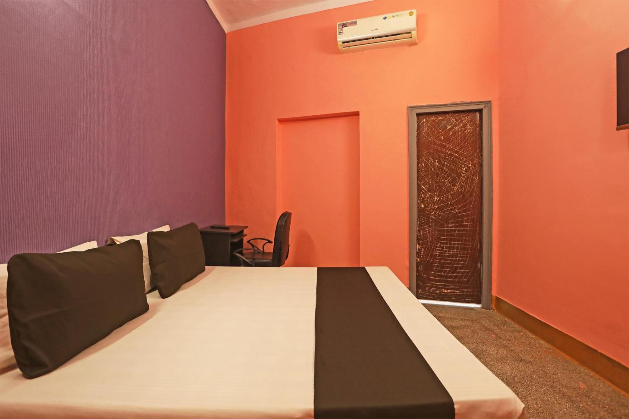 Oyo Kashish Palace Нью-Дели Экстерьер фото